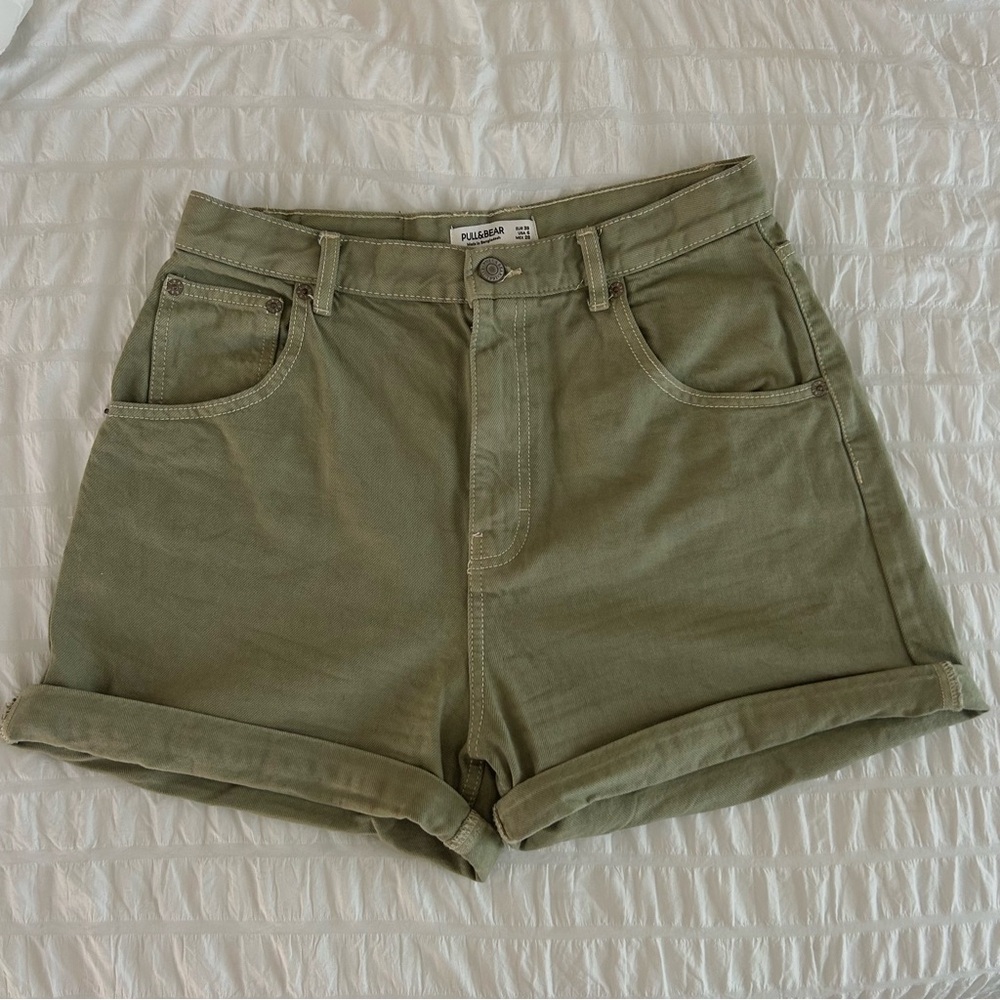 PULL&BEAR Women's 6 Olive Green Shorts